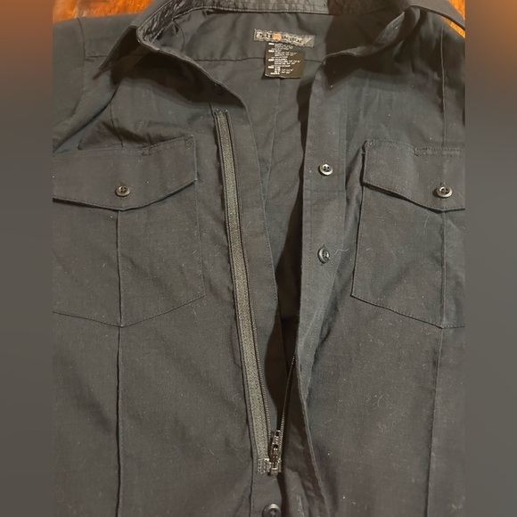 5.11 Tactical Men's Button/Zip Long Sleeve Shirt. - Picture 3 of 9